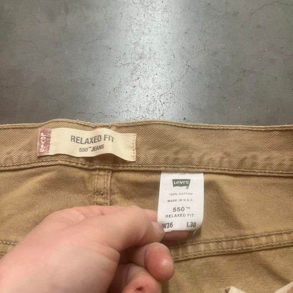 Vintage Levi's 550 relaxed fit men beige earth tone loose jeans USA made 2003 35 - Picture 4 of 8